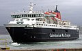 Le MV Caledonian Isles العبارة MV لجزيرة كاليدونيا ، قبالة ساحل بروديك، يتضح من الجزء العلوي goat fell.