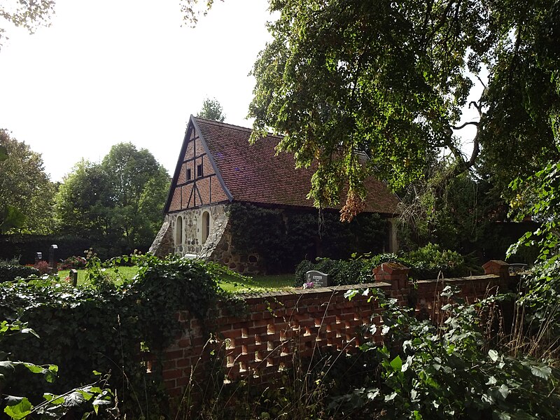 File:Dorfkirche Mellen.jpg