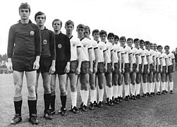 Bundesarchiv Bild 183-K0519-0001-011, XXIV. UEFA-Turnier, DDR-Fußball-Juniorennationalmannschaft.jpg