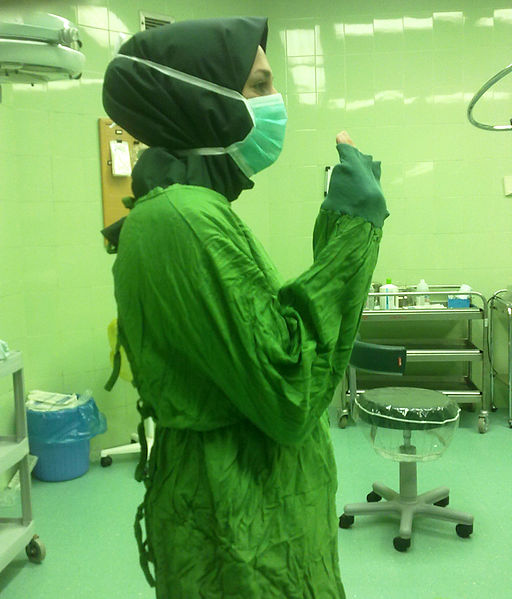 File:Iranian surgical technologist with hijab 02.jpg