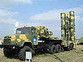 Veicolo di lancio S-300PMU-1/2 Favorit basato su un KrAZ-6446