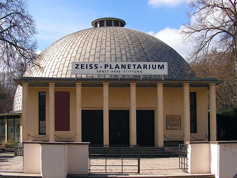 File:Zeiss-Planetarium 1926 Ernst-Abbe-Stiftung - Jena Thüringen Foto Wolfgang Pehlemann Steinberg PICT0028.jpg