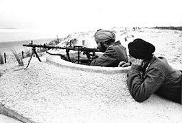 Bundesarchiv Bild 101I-263-1580-05, Atlantikwall, Soldaten der Legion "Freies Indien".jpg