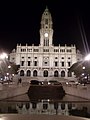 Português: Edifício da Câmara Municipal do Porto, situada na Avenida dos Aliados, na cidade do Porto, em Portugal.   This file was uploaded with Commonist.