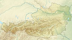 Mapa konturowa Austrii, blisko lewej krawiędzi nieco na dole znajduje się punkt z opisem „Kleinwalsertal”