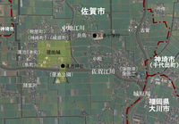 1981年（左）と2008年（右）の蓮池城周辺。河道改修で川筋が大きく変わっている。 国土交通省 国土地理院 地図・空中写真閲覧サービスの空中写真を基に作成。