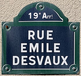 Voir la plaque.