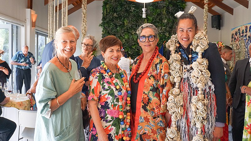 File:Sue Elliot, Patsy Reddy, Huhana Smith and Kurt Komene.jpg