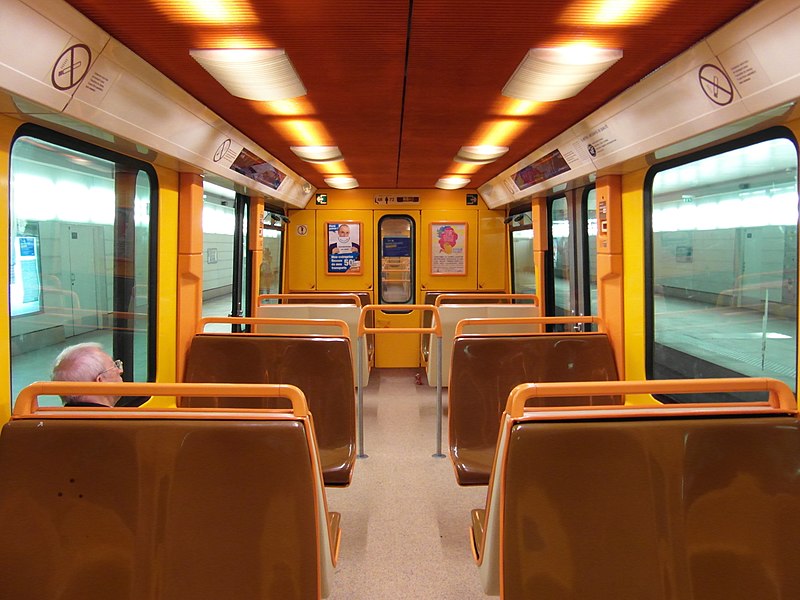 File:Marseille - Inside Metro (7537665118).jpg