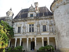 於松城堡（法語：Château d'Usson (Charente-Maritime)）