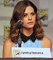 Lyndsy Fonseca interpreta Alexandra « Alex » Udinov.