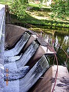 Barrage sur l'étang des Forges.