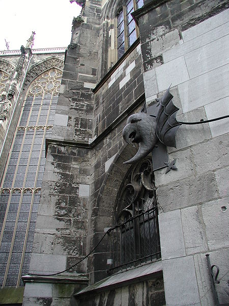 File:Aachener-Dom-Fassadendetail-PIC00133.JPG