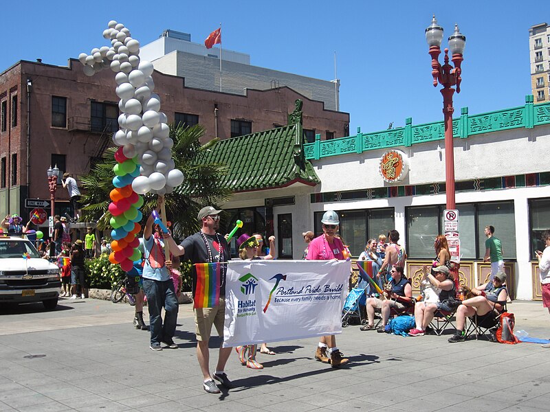 File:Pride parade, Portland, Oregon (2015) - 290.JPG