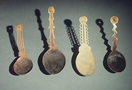 Yurok (Native American). Spoon, 19th century. Antler.jpg