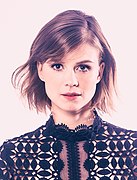 Katja Herbers interprète Emily Grace.