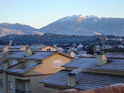 Anvista d'o Montseny con nieu dende Llinars del Vallès