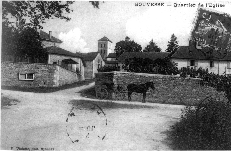 File:Bouvesse quirieu, quartier de l'église, 1916, p 32, l'Isère les 533 communes - F. Vialatte, phot. Oyonnax.tif