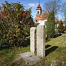 Grabmal für drei sowjetische Soldaten auf dem Friedhof