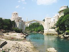 Stari Most, em Mostar, Bósnia e Herzegovina.