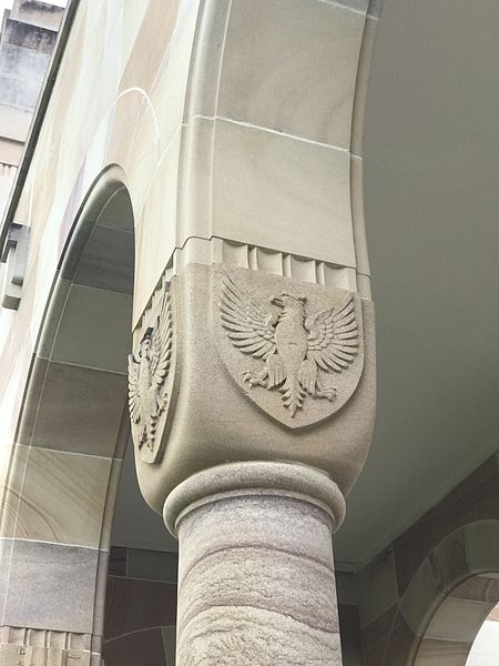 File:Capital of a column surrounding the Great Court, University of Queensland, St Lucia Campu.jpg