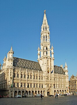 Voorgevel van het stadhuis in 2005