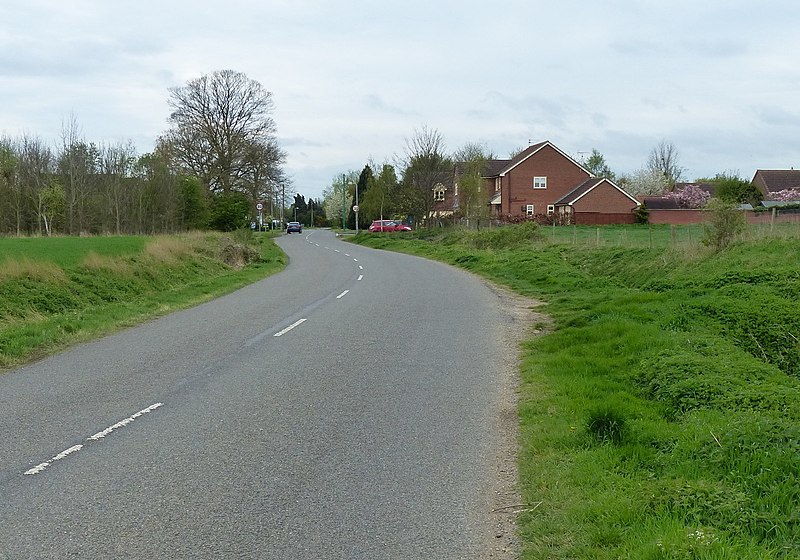 File:Langtoft Outgang Road - geograph.org.uk - 4019879.jpg