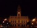 Português: Edifício da Câmara Municipal do Porto, situada na Avenida dos Aliados, na cidade do Porto, em Portugal.   This file was uploaded with Commonist.