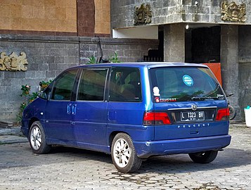 Peugeot 806