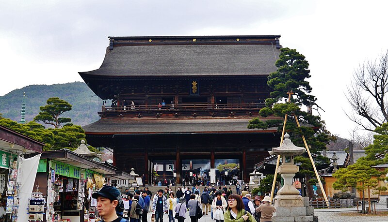 File:Nagano Zenko-ji San-mon 07.jpg