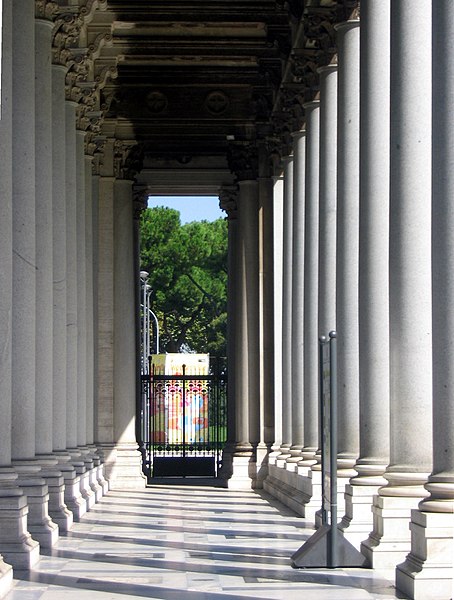 File:Roma - Basilia di San Paolo fuori le mura 5.jpg