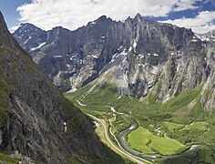 Trolltindane and Romsdalen from Litlefjellet, 2013 June.jpg