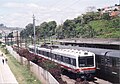 Um dos seis trens unidade Kawasaki modernizados em 1985, ainda nas cores da Fepasa, em Itapevi (2002).