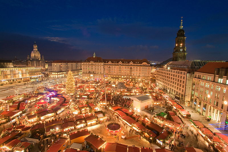 File:Striezelmarkt 2009 00950.jpg