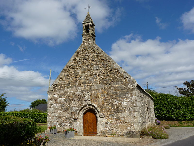 File:Chapelle Saint-Guénolé de Plourac'h 01.JPG