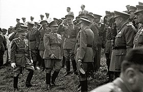 Francisco Franco junto a autoridades militares en unas maniobras (2 de 19) - Fondo Car-Kutxa Fototeka.jpg