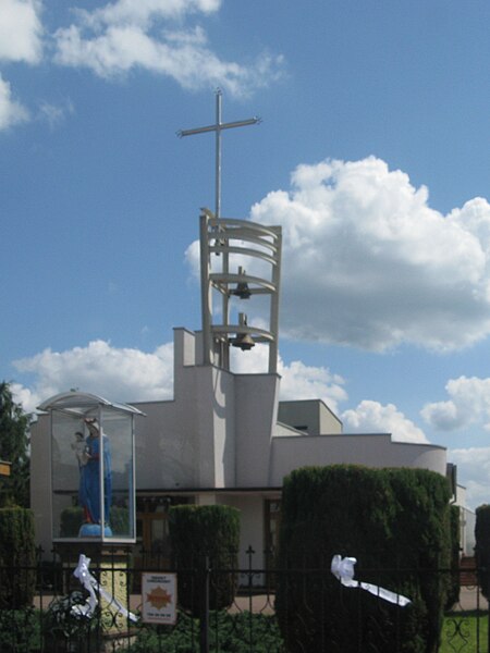 File:Strzyzowice church.jpg