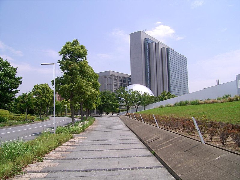 File:Mizuho Bank Chiba Business Center - panoramio.jpg