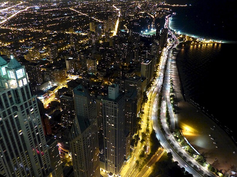 File:Chicago- Gold Coast at Night (9691401163).jpg