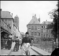 Tournai – Pont aux Pommes - 'Femme sur le Pont'.jpg