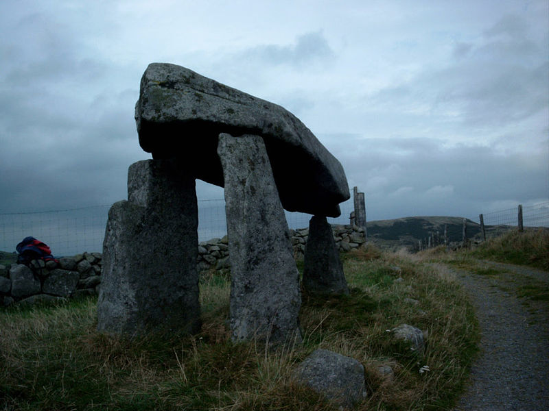 File:Legananny Dolmen 3.jpg