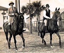 Aquí se observan a Pelegrina Pastorino y María Rosa Oliver en el Club Hurlingham. La foto es de 1938.