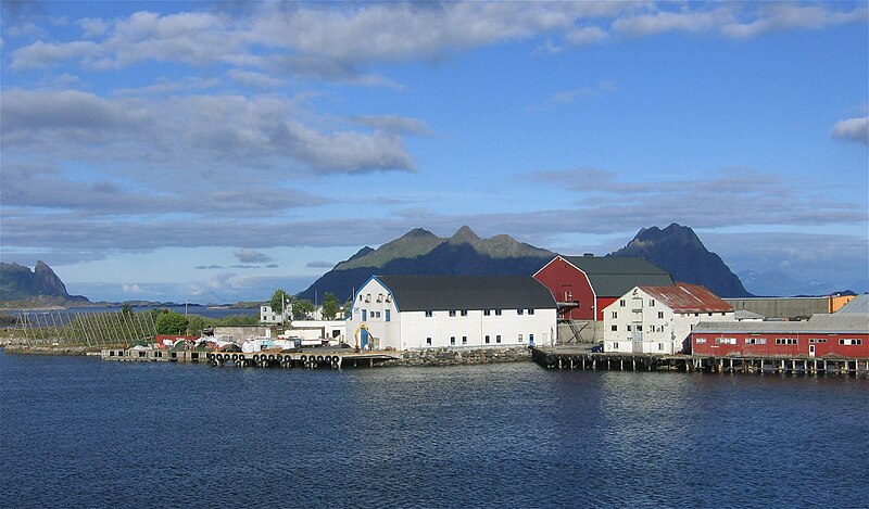 File:Svolvær Hafen-1.jpg