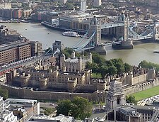 A Londoni Tower és Tower Bridge