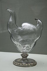 Escargot des vignes (1884), vase d'Émile Gallé d'après un dessin de Victor Prouvé, musée de l'École de Nancy.