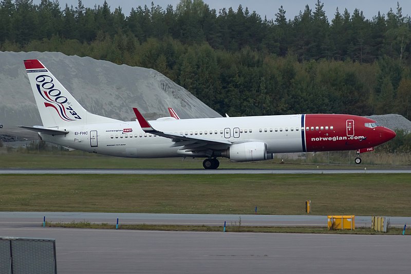 File:EI-FHC 737 Norwegian ARN.jpg