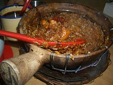 Nasi ayam Claypot dengan kicap tambahan