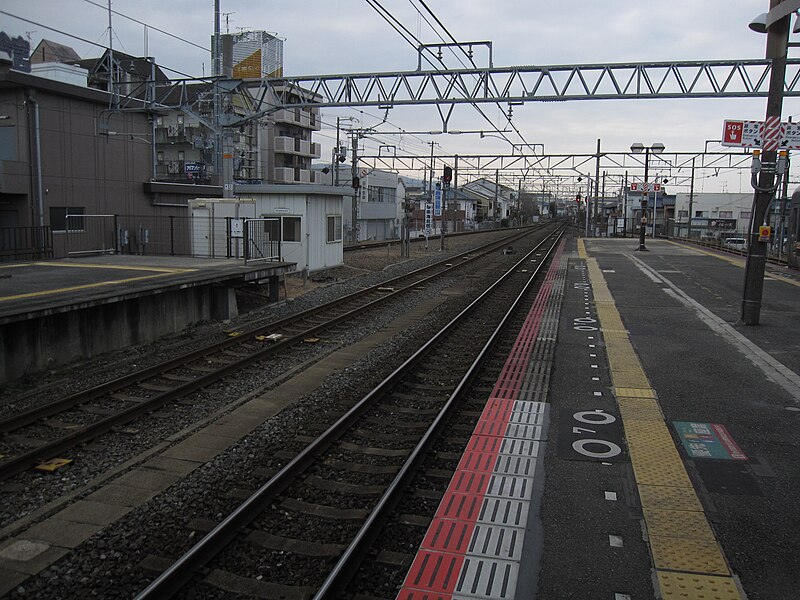 File:JR四条畷駅 Shijonawate Sta. - panoramio.jpg