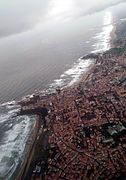 Vue d'avion de toute la façade maritime.