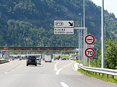 70 km/h à l'approche de la barrière de péage de Cluses, A40, Haute-Savoie.